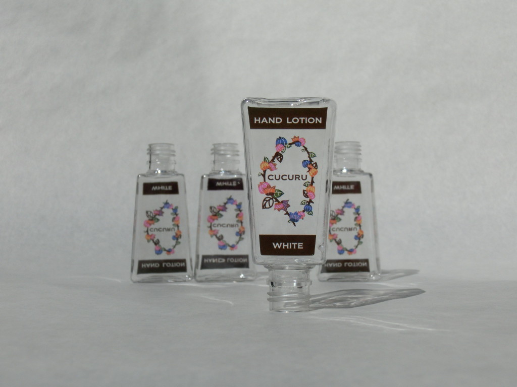 CUCURUハンドローションボトル