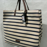 CUCURUハンドローションとホルダー　Just Campagne Cabasの大きめ手提げカバンにつけてみる